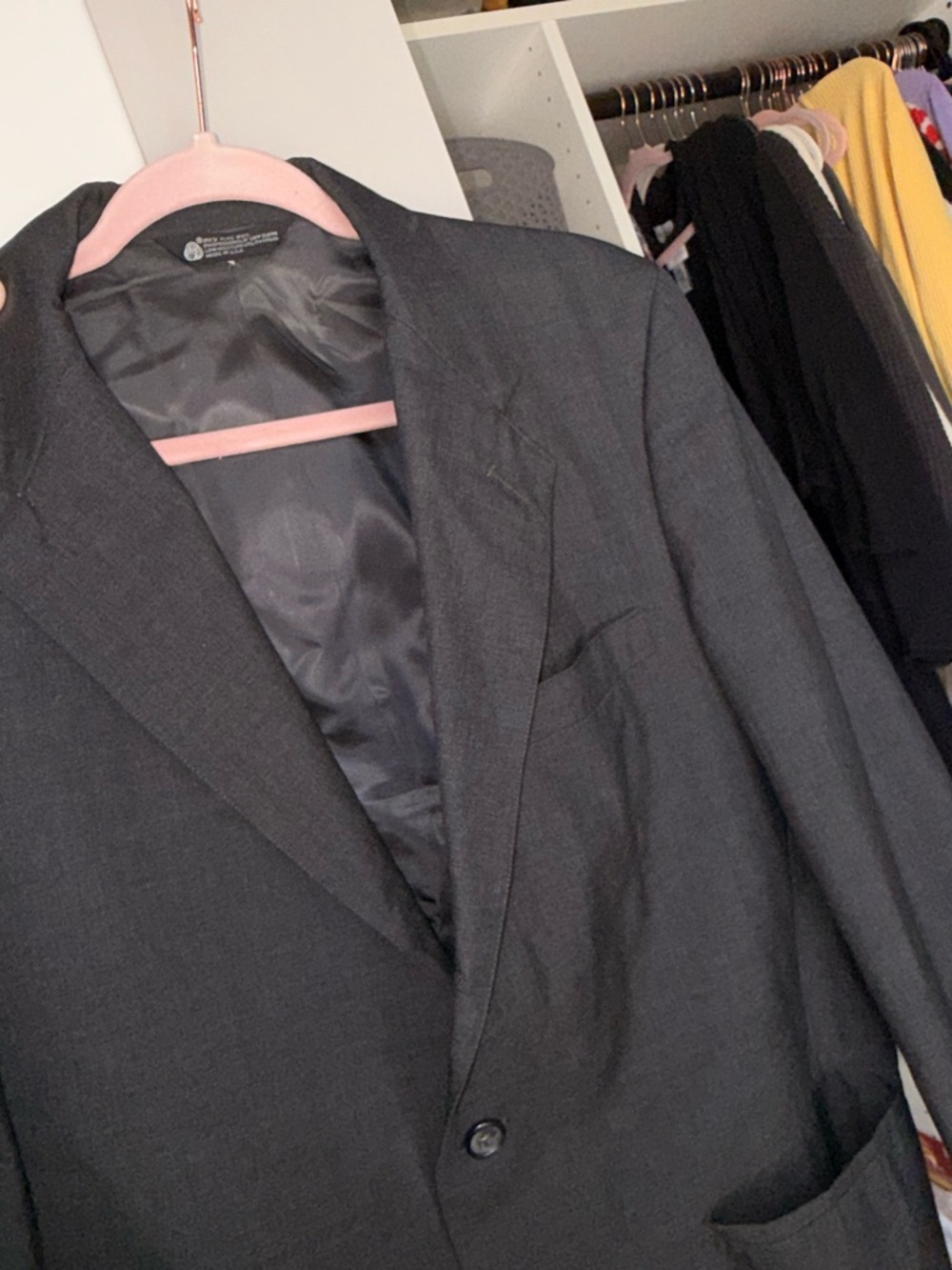 Classic Men's Charcoal Gray Single-Breasted Blazer